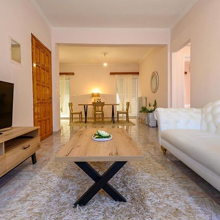 Flower Apartment Preveza Esterno foto